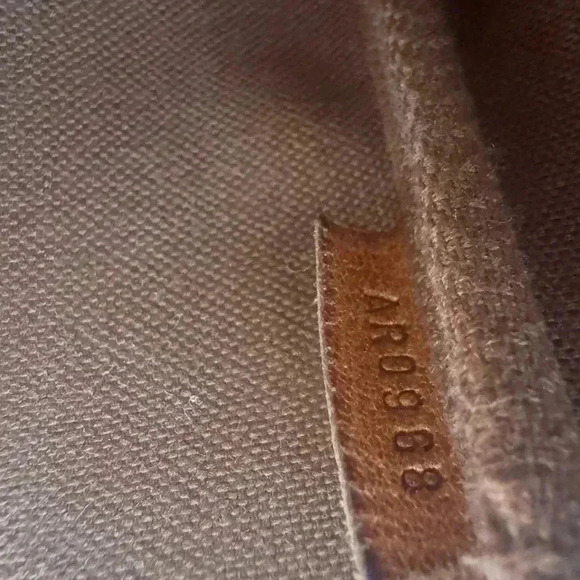 LOUIS VUITTON M40712 Pochette (Vintage, Brand New Straps, All Inclusion inc.) - Picture 10 of 13